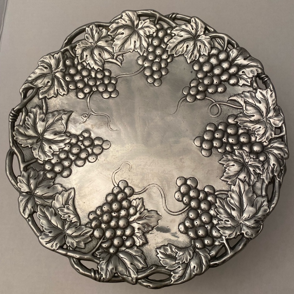 Arthur Court Designs Decorative Grape Motif Serving Platter 12inD 4inH